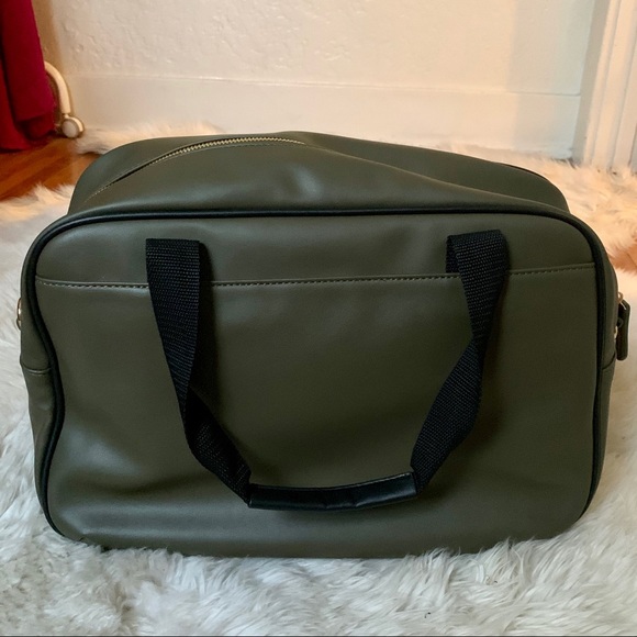 NWT G by Guess Duffle & Travel Gym Bag Army Green - Picture 2 of 4